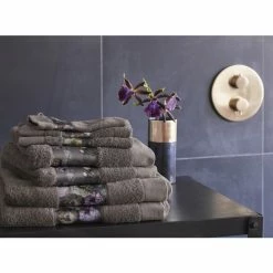 Blitzangebot ? ESSENZA HOME Essenza Fleur Duschtuch - 70x140 Cm - Taupe ✨ -Bassetti -Geschäft unnamed file 920